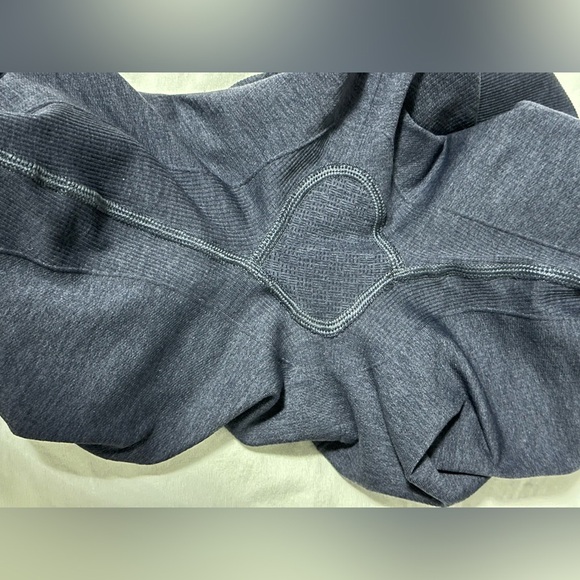 Lululemon: In The Flow Crop - Picture 4 of 5